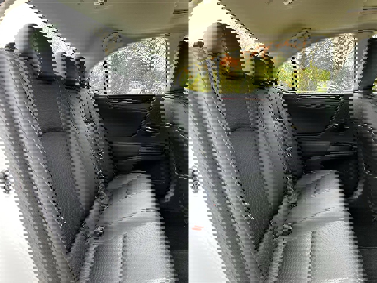 Used 2020 Lexus ES 300h w/ Premium Package image 27