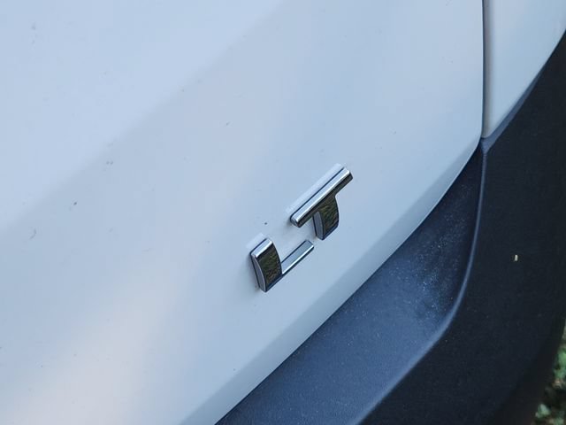 Used 2023 Chevrolet Traverse LT FWD image 10