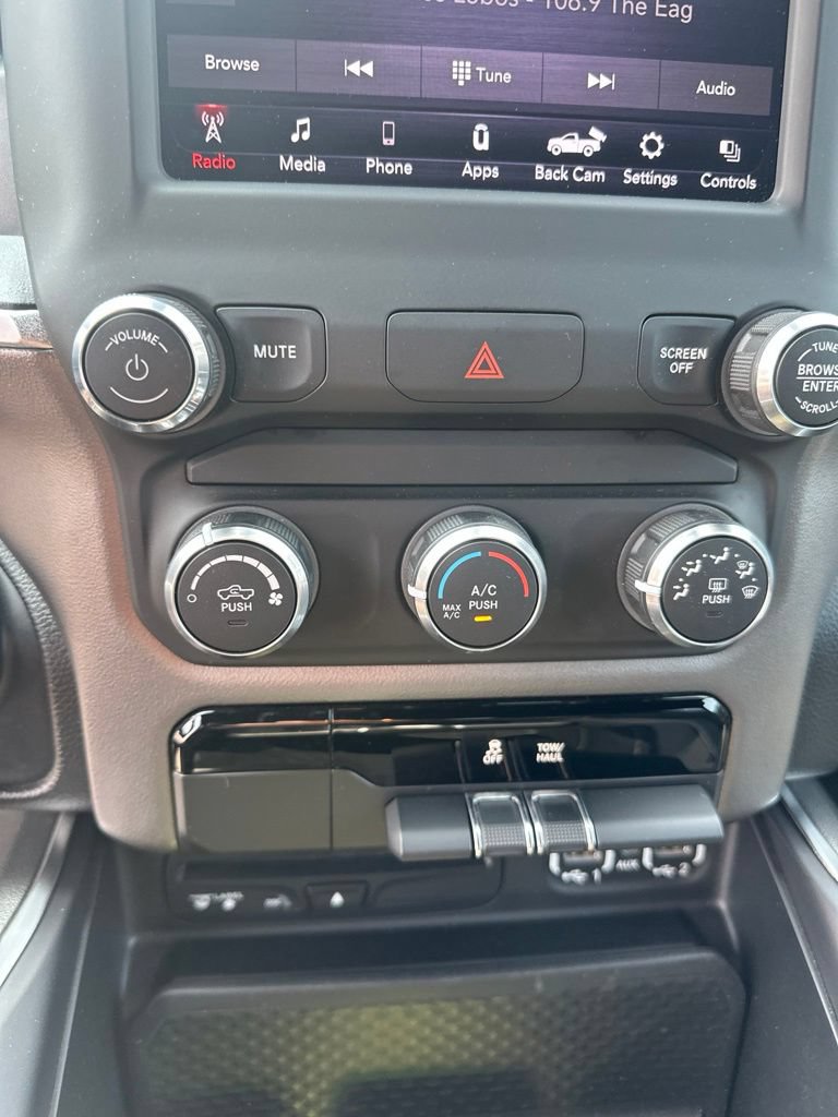 Used 2019 RAM 1500 Big Horn AWD/4WD image 14