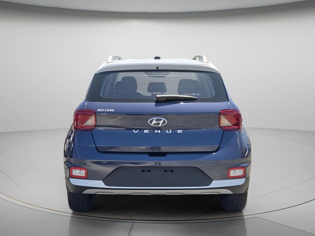 Certified 2024 Hyundai Venue Limited FWD image 6