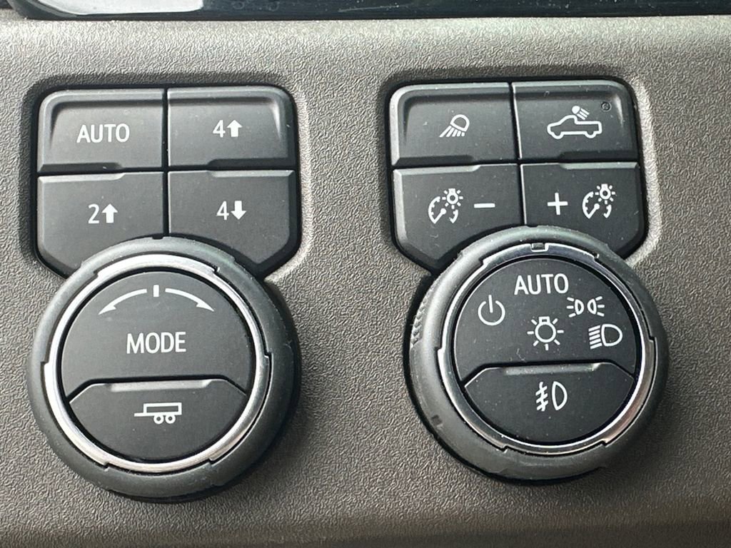 Certified 2024 Chevrolet Silverado 2500 LTZ w/ LTZ Convenience Package image 32