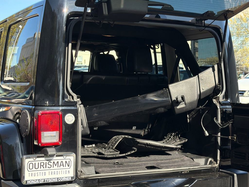 Used 2017 Jeep Wrangler Unlimited Sahara image 8