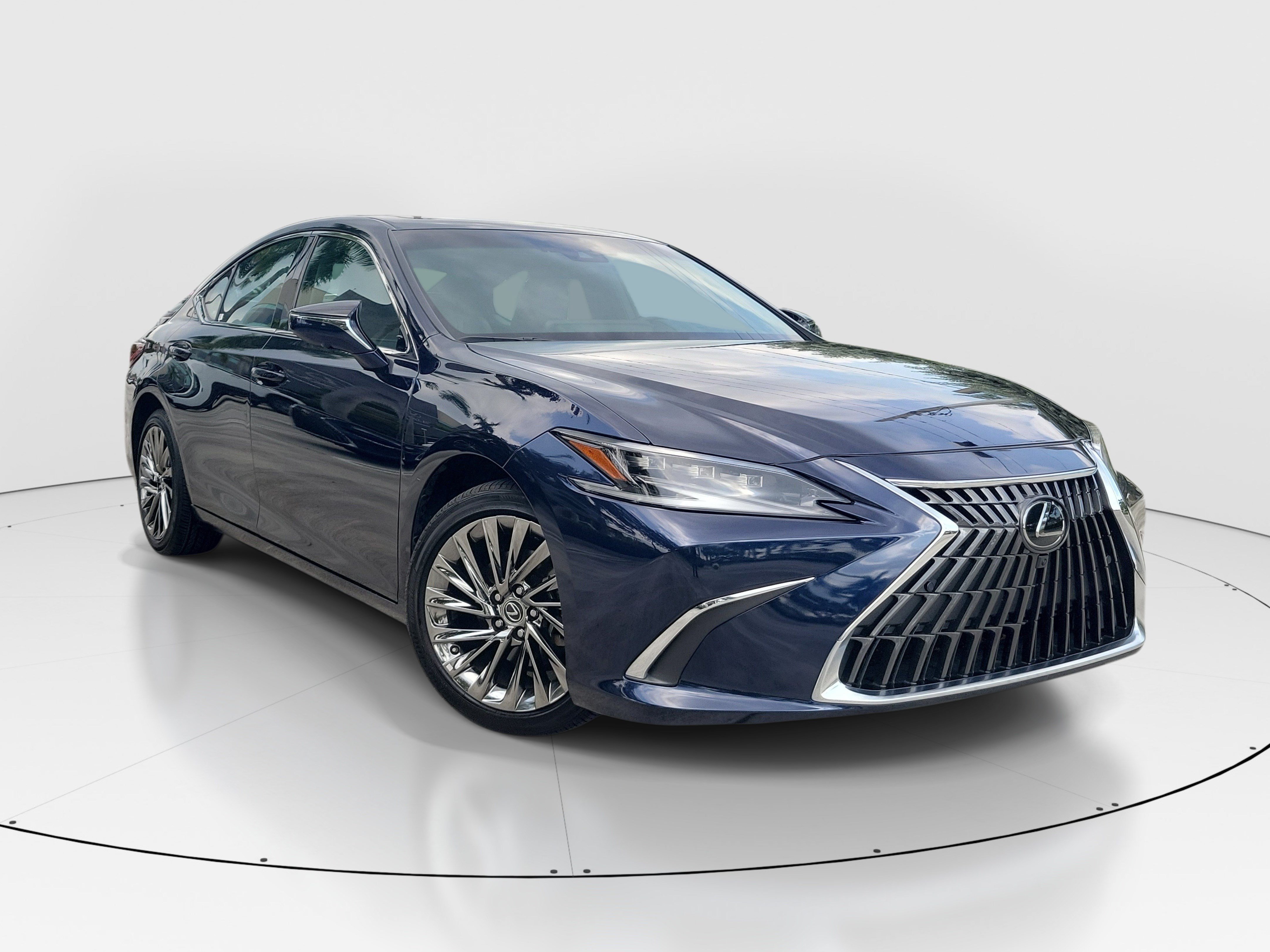 Used 2025 Lexus ES 250 w/ Luxury Package