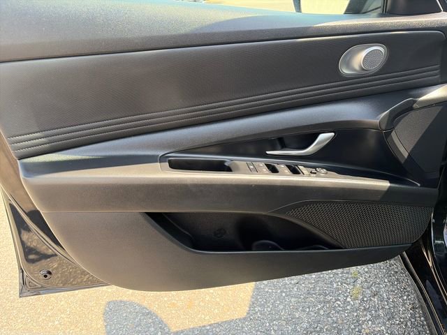Used 2021 Hyundai Elantra SEL w/ Convenience Package FWD image 10