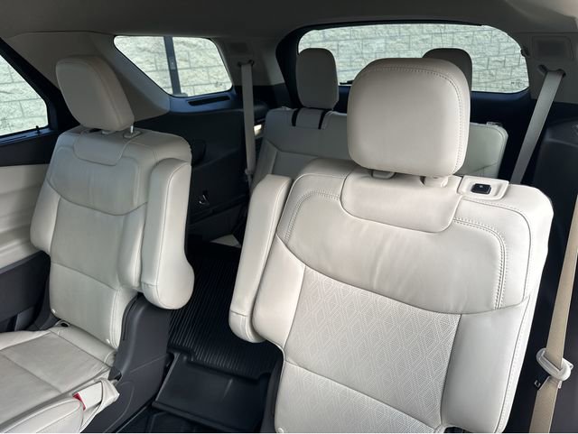 Used 2022 Ford Explorer Platinum w/ Equipment Group 601A image 24