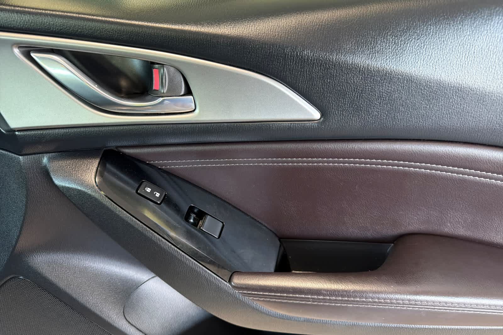 Used 2018 MAZDA MAZDA3 Touring FWD image 17