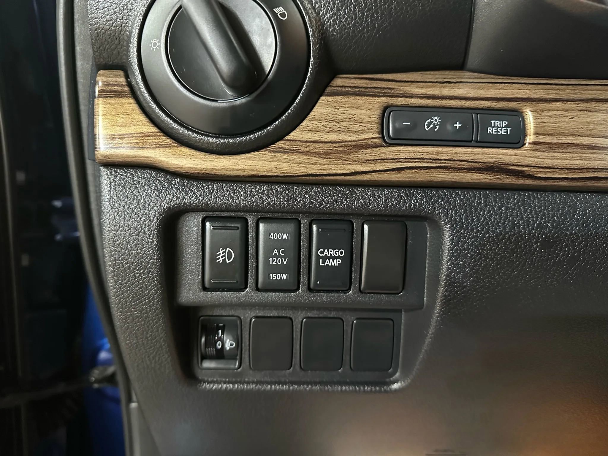 Used 2017 Nissan Titan SL image 15