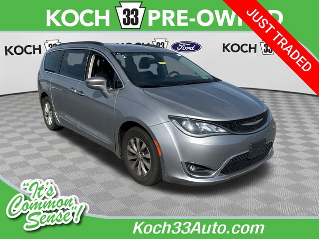 Used 2017 Chrysler Pacifica Touring-L FWD 360° Tour