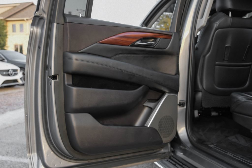 Used 2020 Cadillac Escalade ESV Luxury w/ Escalade Sport Edition image 51