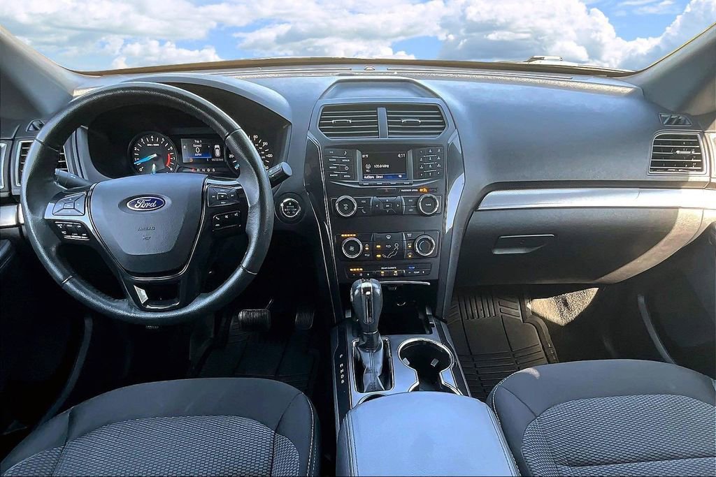 Used 2019 Ford Explorer XLT FWD image 9