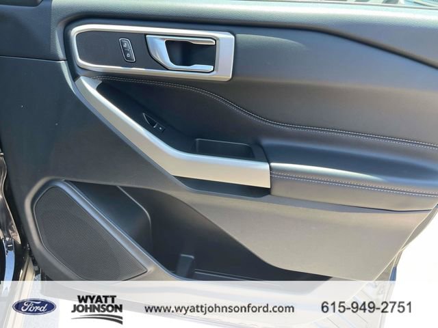 Used 2022 Ford Explorer XLT AWD/4WD image 26