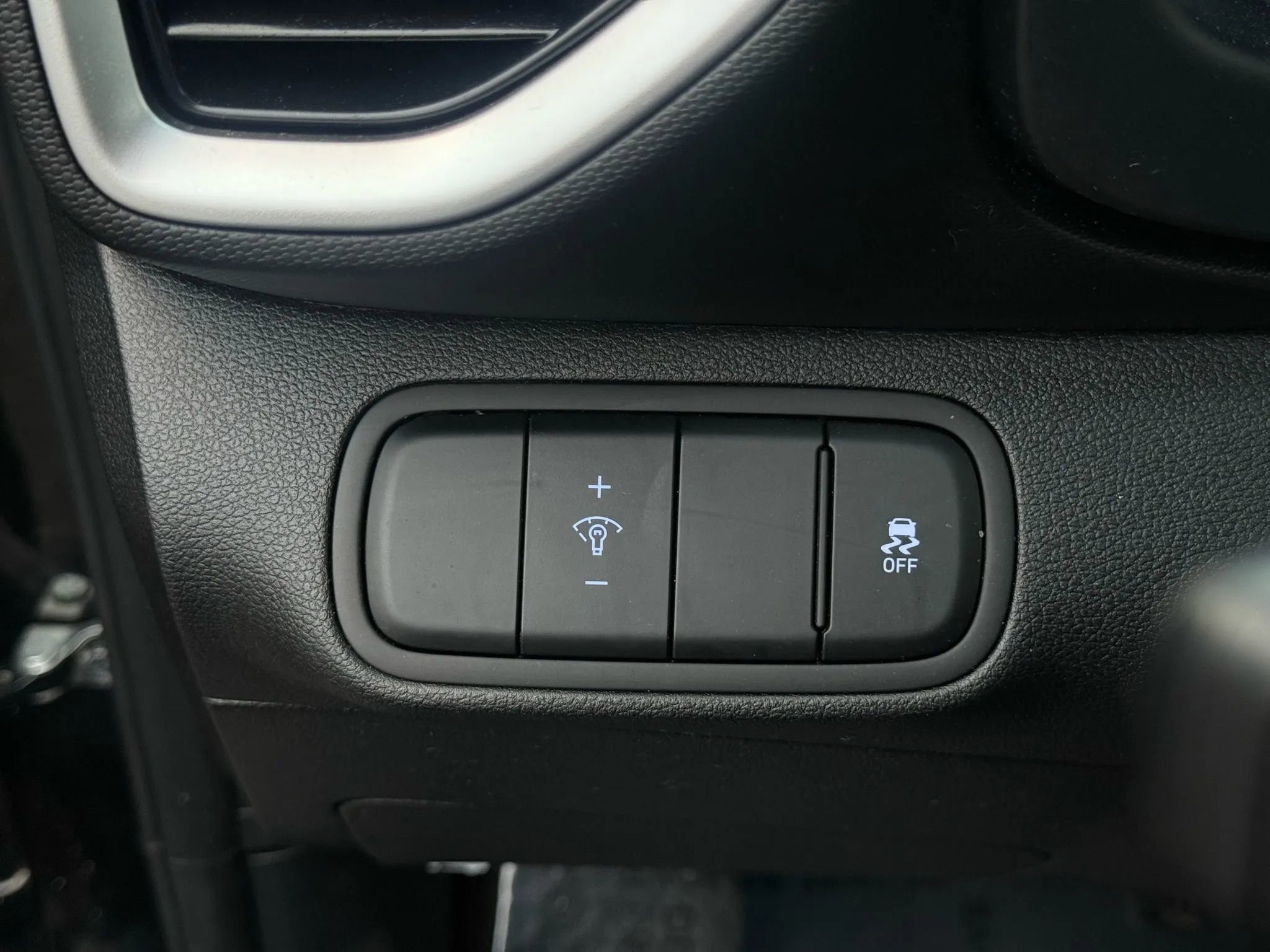 Used 2023 Hyundai Venue SE w/ Cargo Package image 30