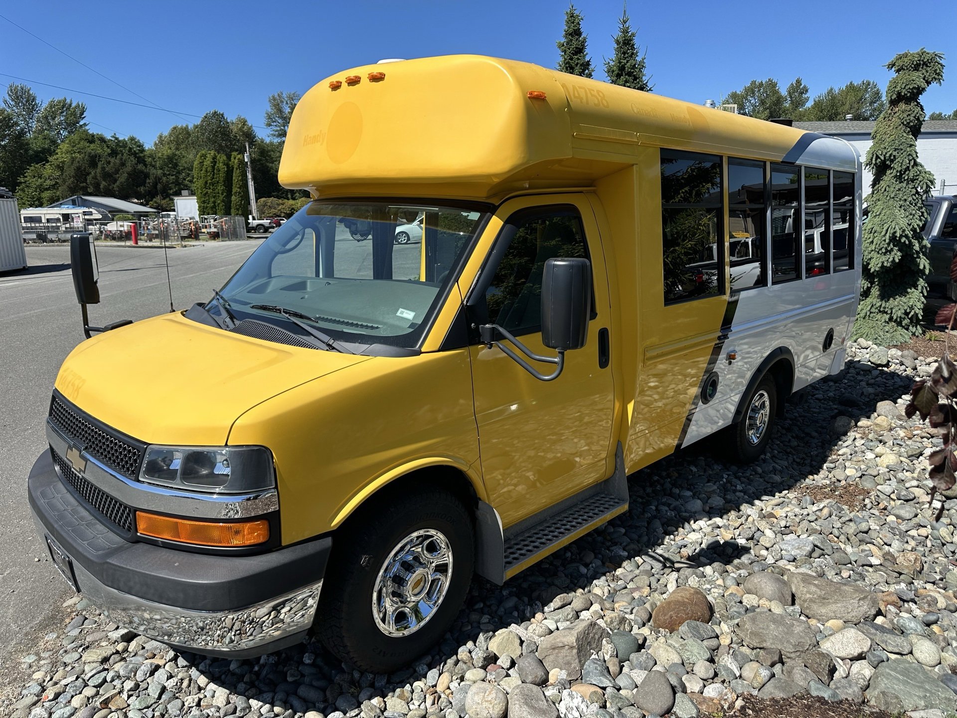 Used 2014 Chevrolet Express 3500 image 2