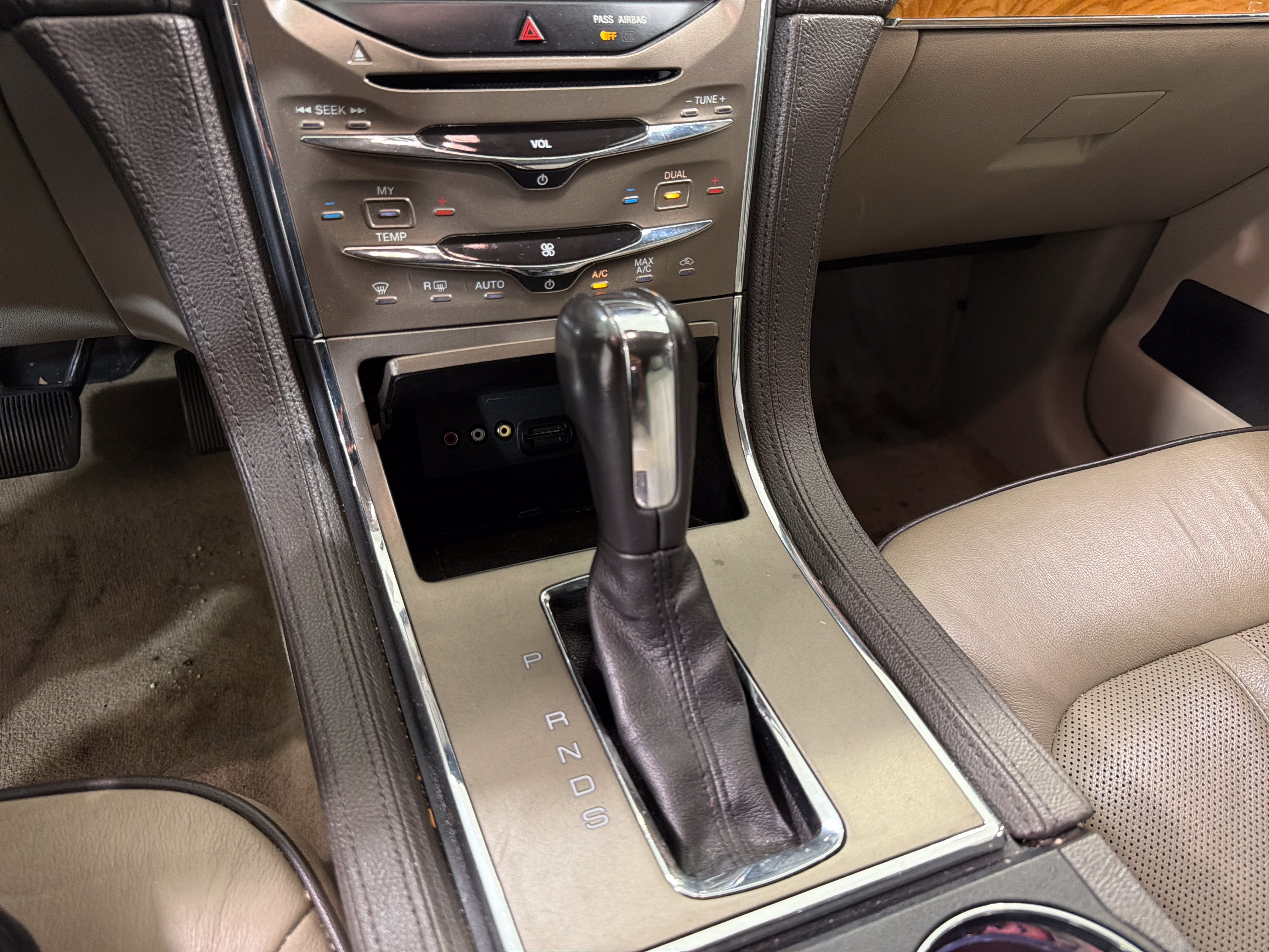 Used 2015 Lincoln MKX FWD w/ Equipment Group 101A image 19