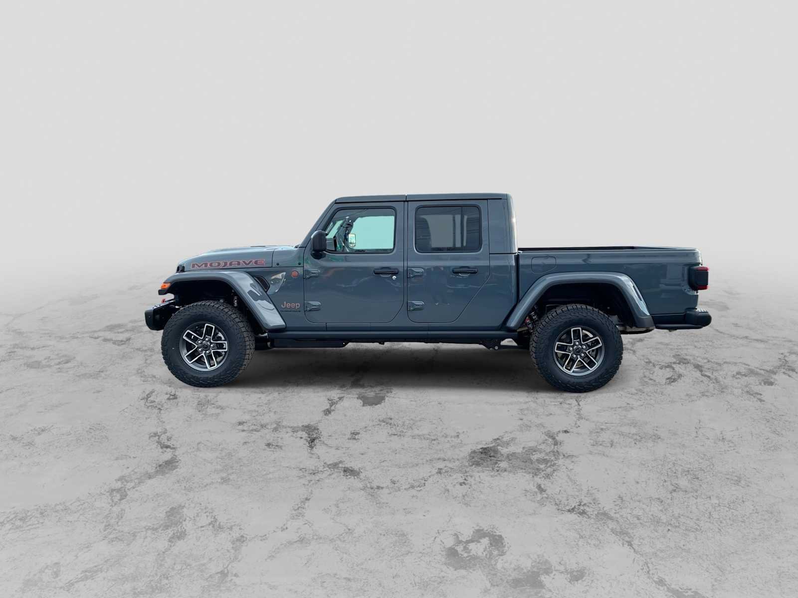 New 2026 Jeep Gladiator Mojave w/ Steel Bumper Group AWD/4WD image 5