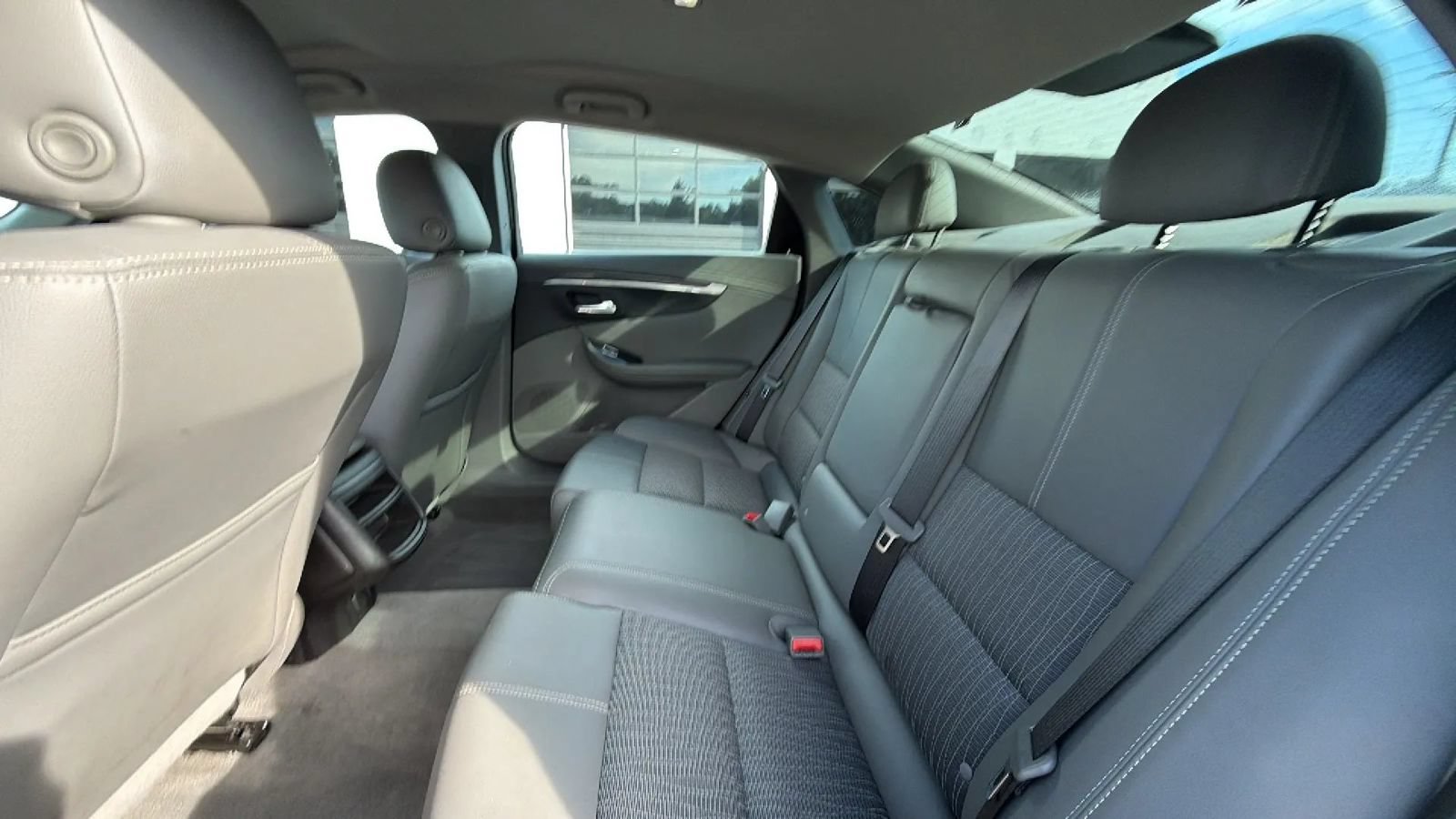 Used 2018 Chevrolet Impala LS FWD image 35