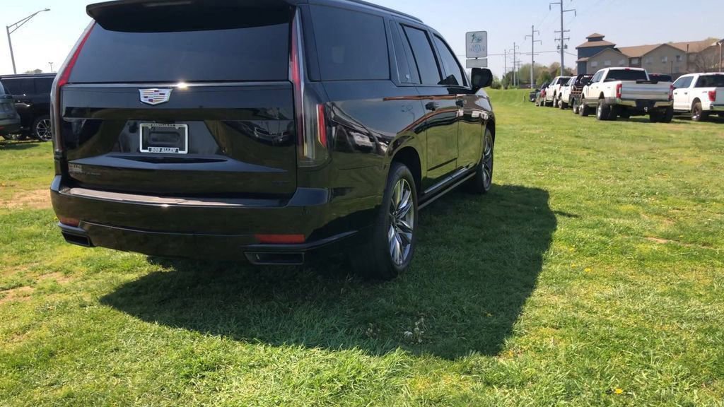 Used 2023 Cadillac Escalade ESV Sport Platinum AWD/4WD image 7