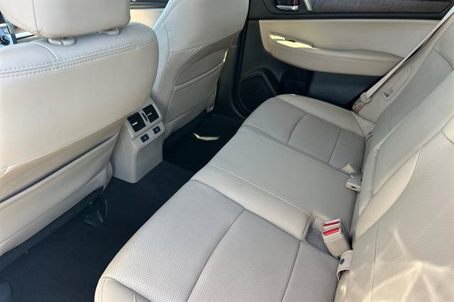 Used 2015 Subaru Outback 2.5i Limited AWD/4WD image 12