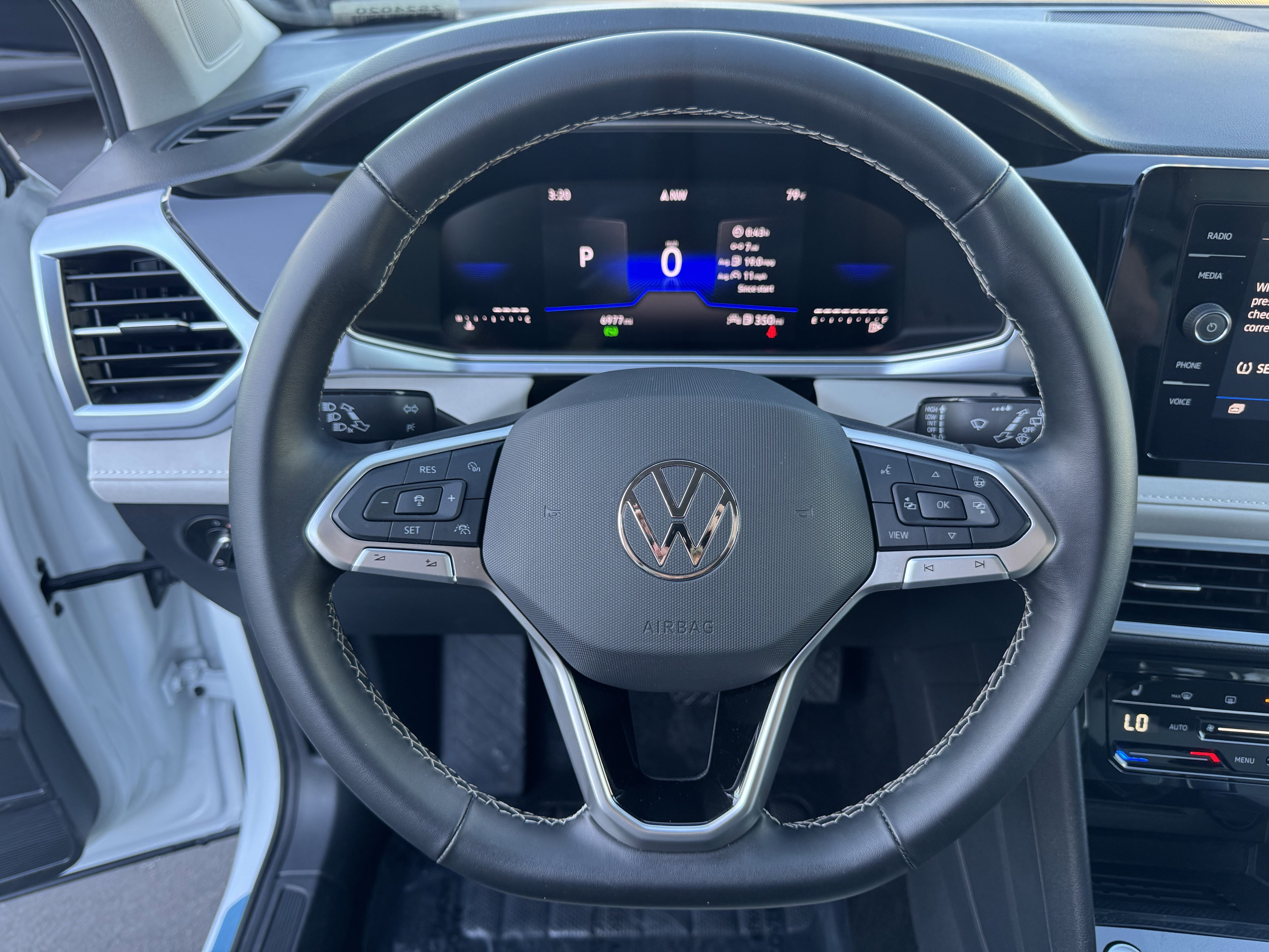 Used 2025 Volkswagen Taos SE image 20