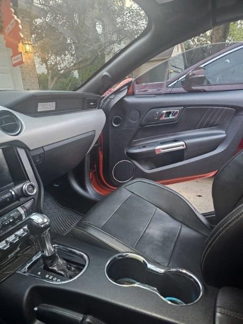 Used 2016 Ford Mustang Premium RWD image 7