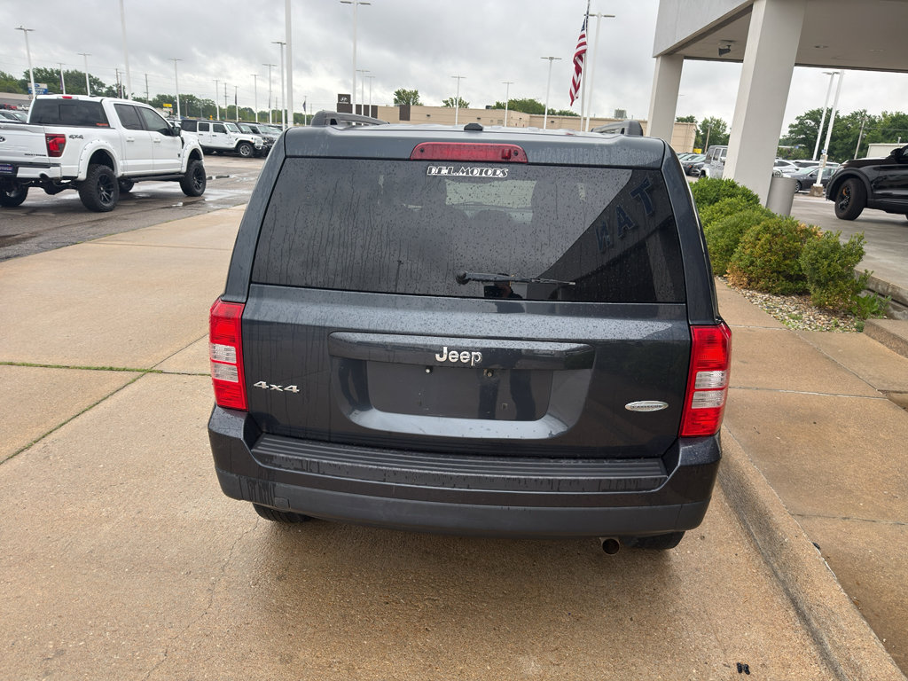 Used 2015 Jeep Patriot Latitude AWD/4WD image 6