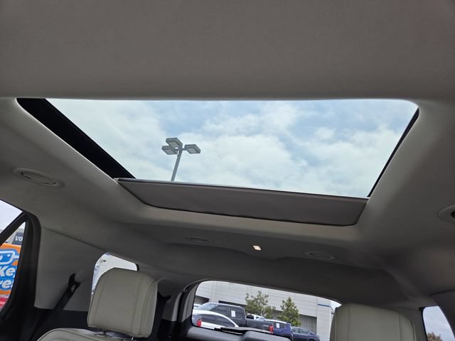 Used 2018 Ford Explorer Platinum AWD/4WD image 12