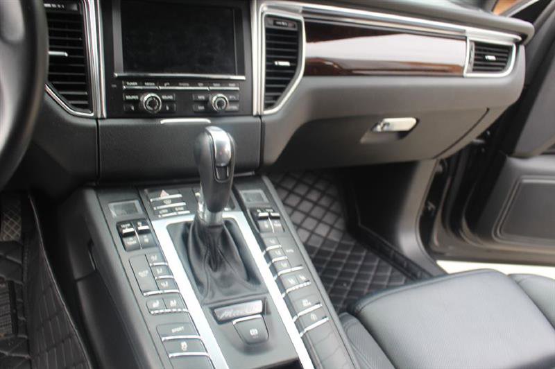 Used 2016 Porsche Macan S image 24