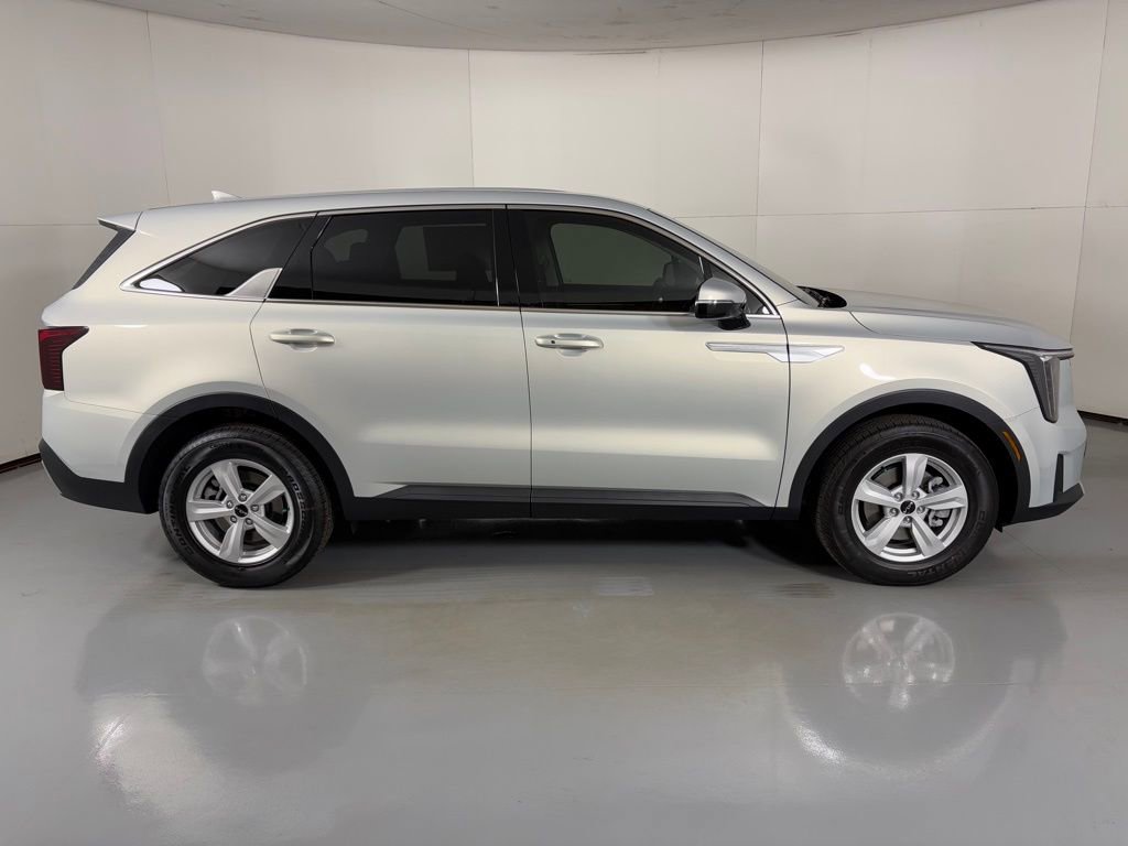 New 2026 Kia Sorento LX image 9