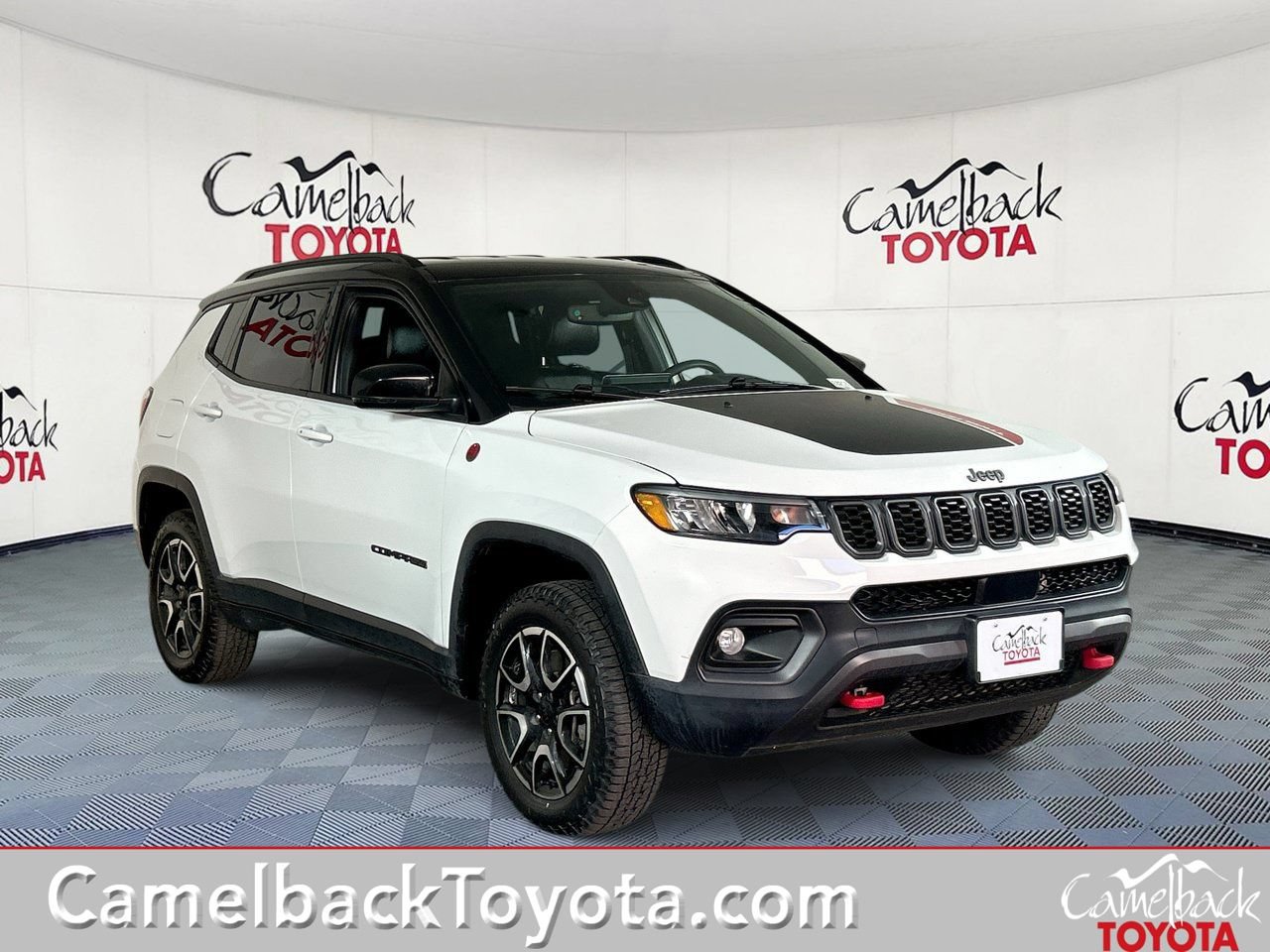 Used 2024 Jeep Compass Trailhawk AWD/4WD image 1