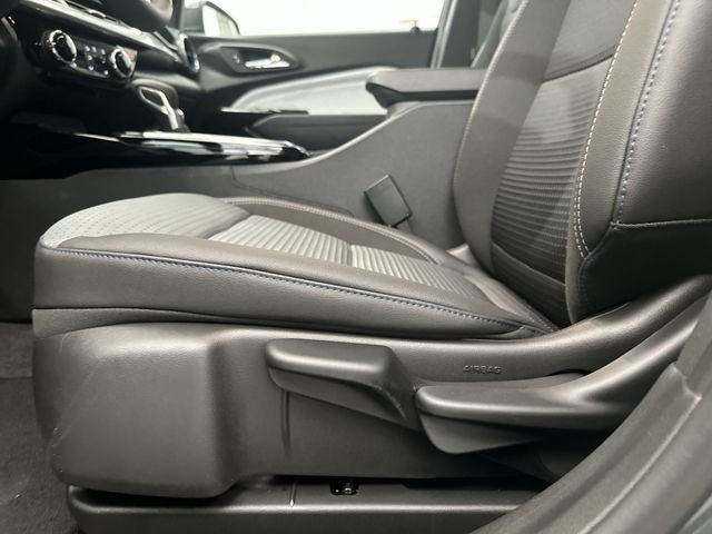 New 2026 Chevrolet Trax LT w/ LT Convenience Package FWD image 15