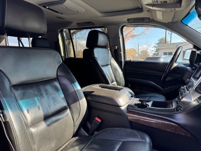 Used 2016 Chevrolet Suburban LT RWD image 21