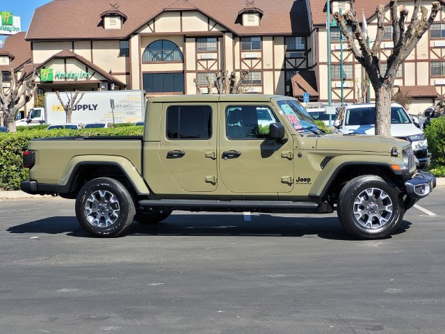 New 2026 Jeep Gladiator Sport AWD/4WD image 3