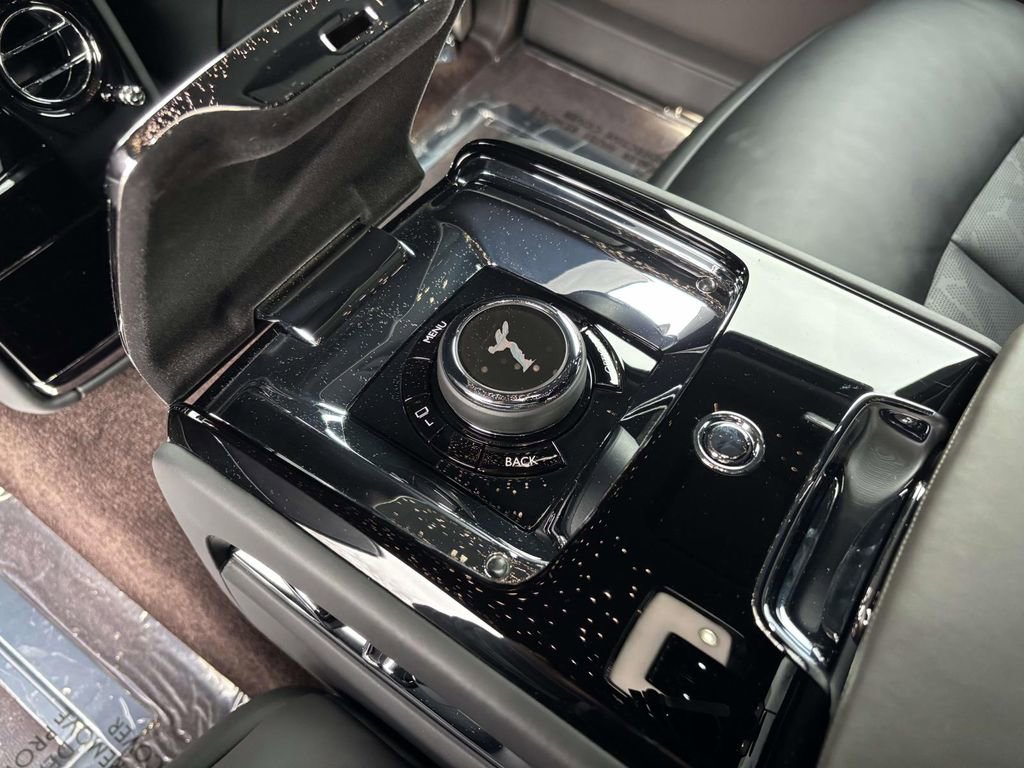 New 2026 Rolls-Royce Phantom Sedan image 33
