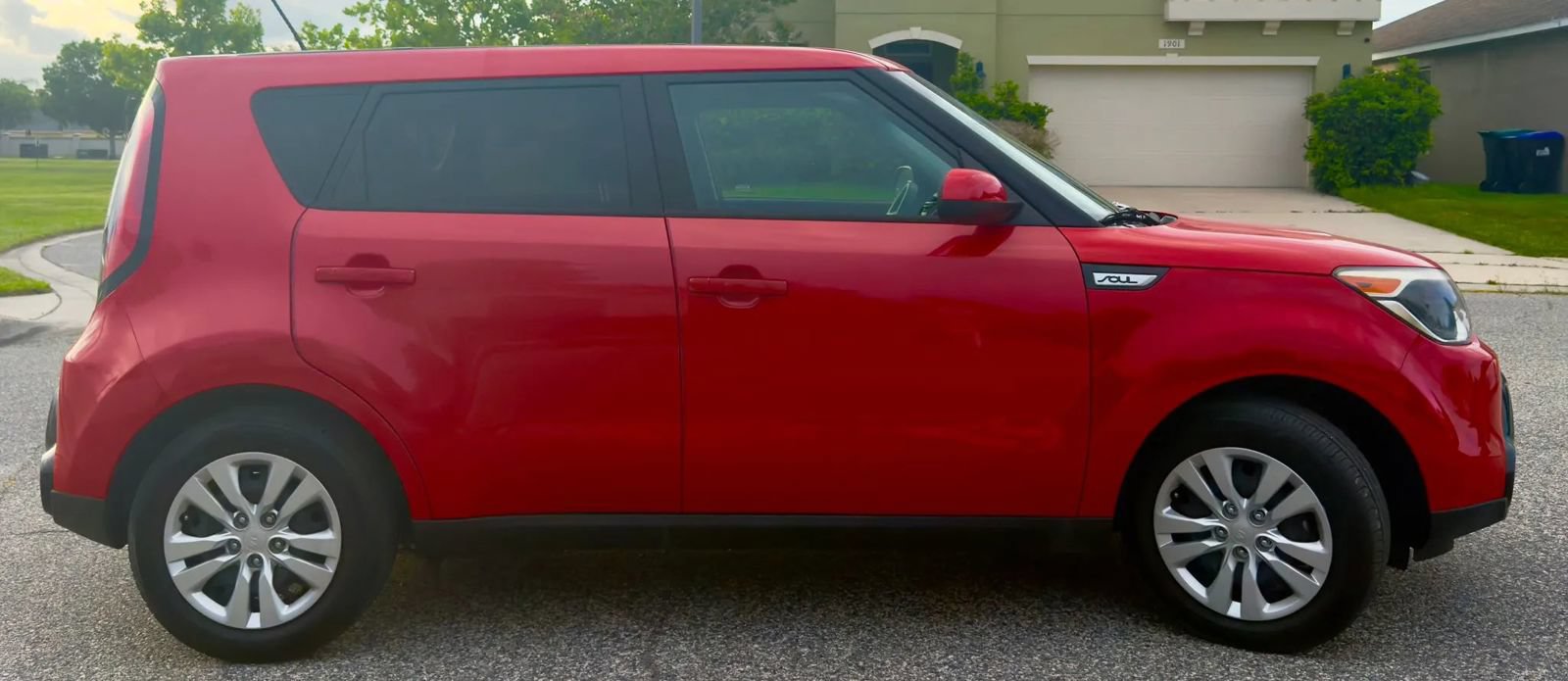 Used 2016 Kia Soul + FWD image 4
