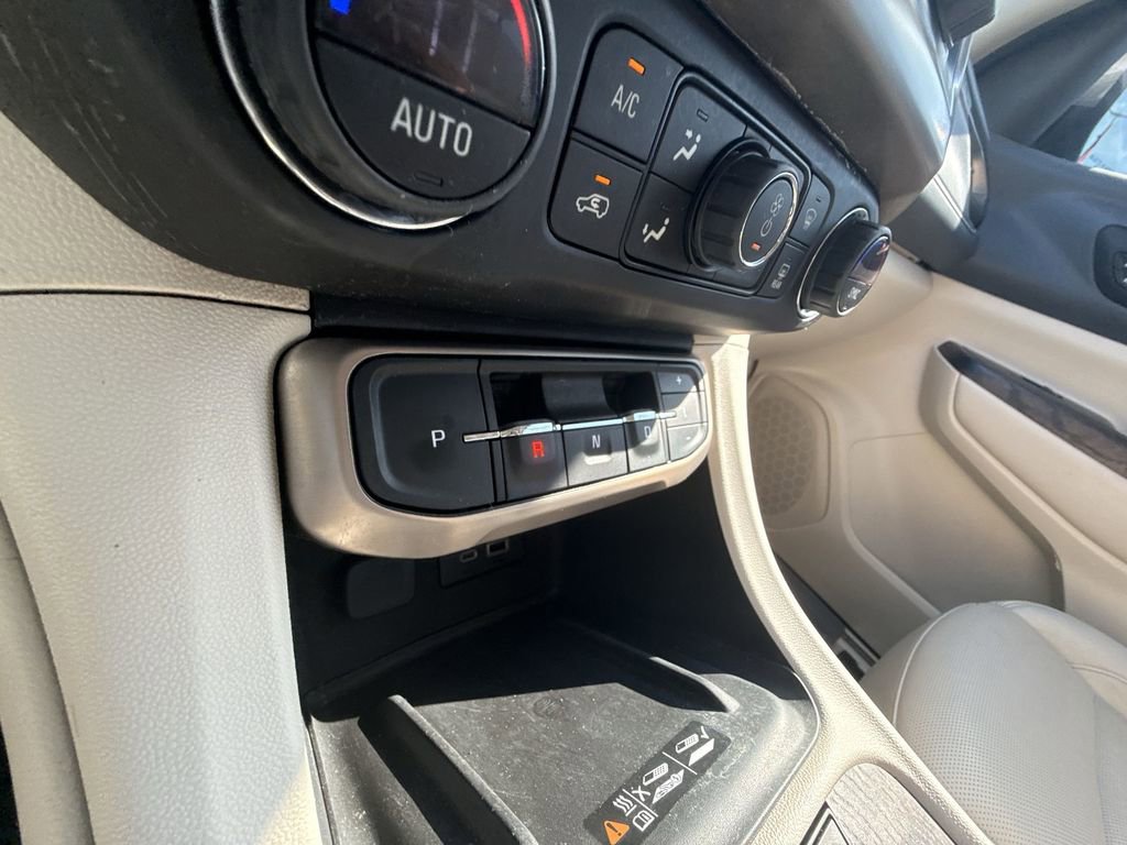 Certified 2022 GMC Acadia Denali w/ Denali Ultimate Package image 22