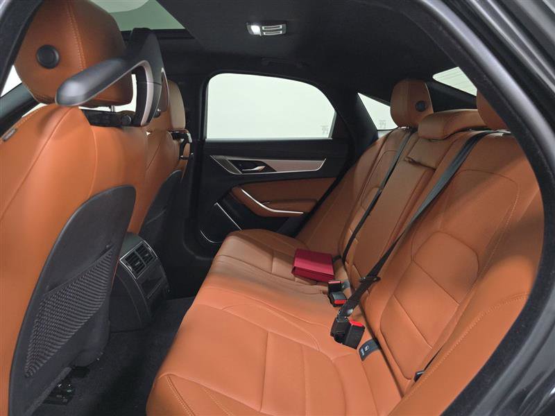 Used 2022 Jaguar XF R-Dynamic SE AWD/4WD image 9