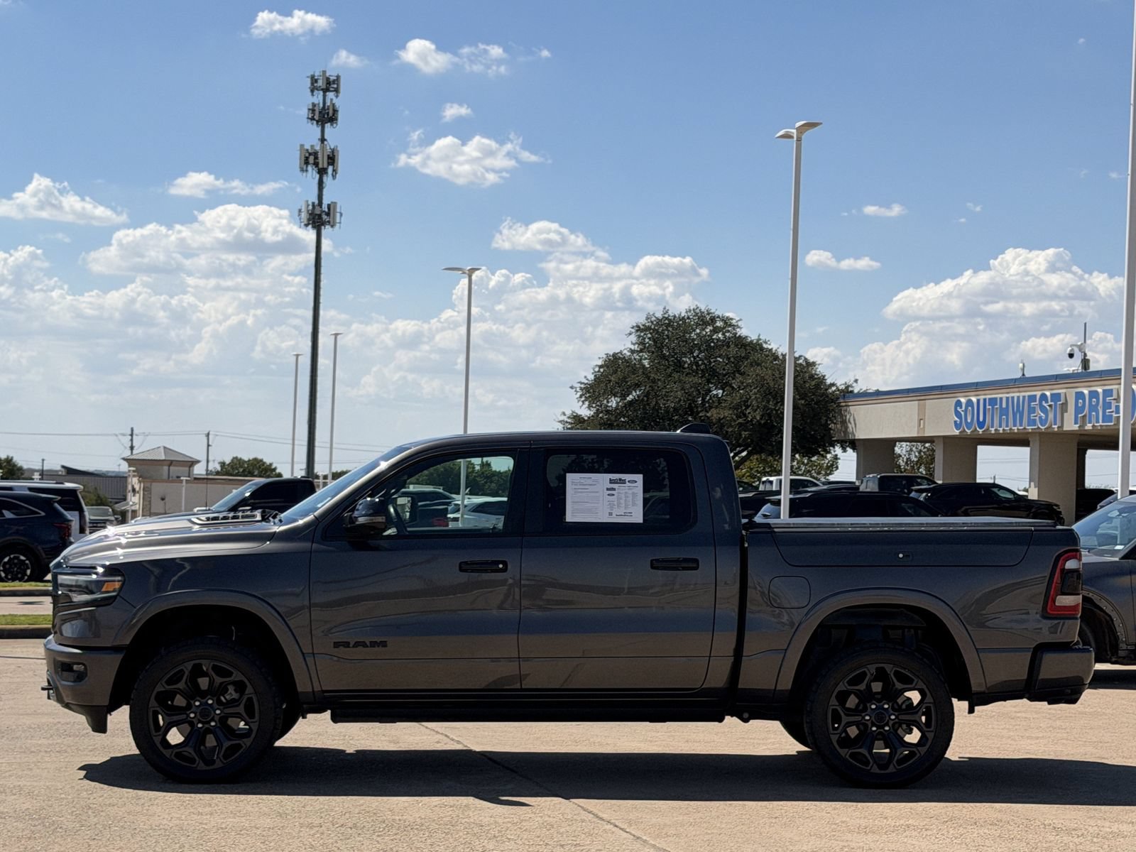 Used 2024 RAM 1500 Limited AWD/4WD image 7