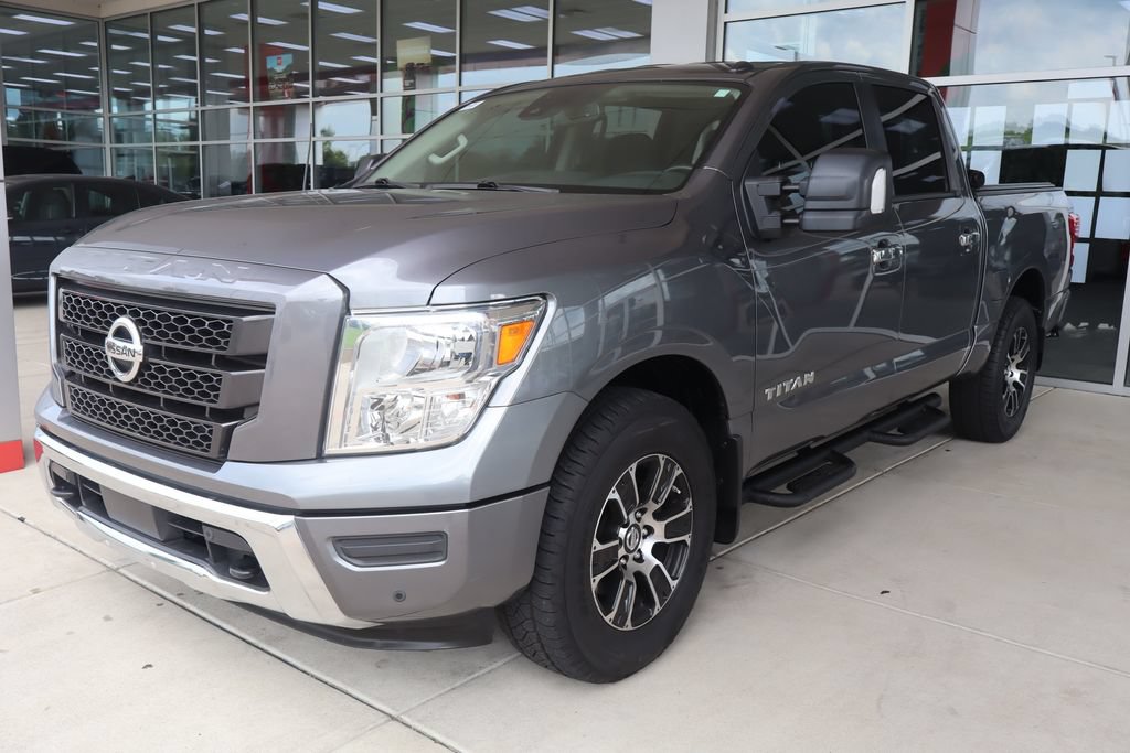Used 2021 Nissan Titan SV w/ SV Convenience Package AWD/4WD image 3