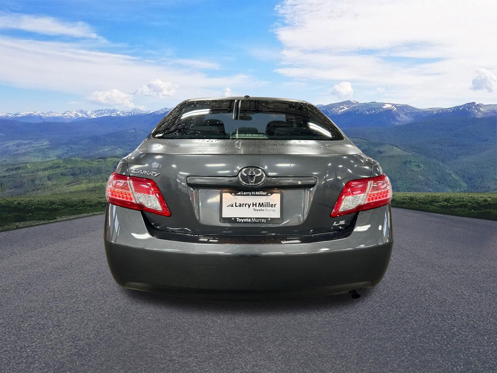 Used 2011 Toyota Camry LE image 4