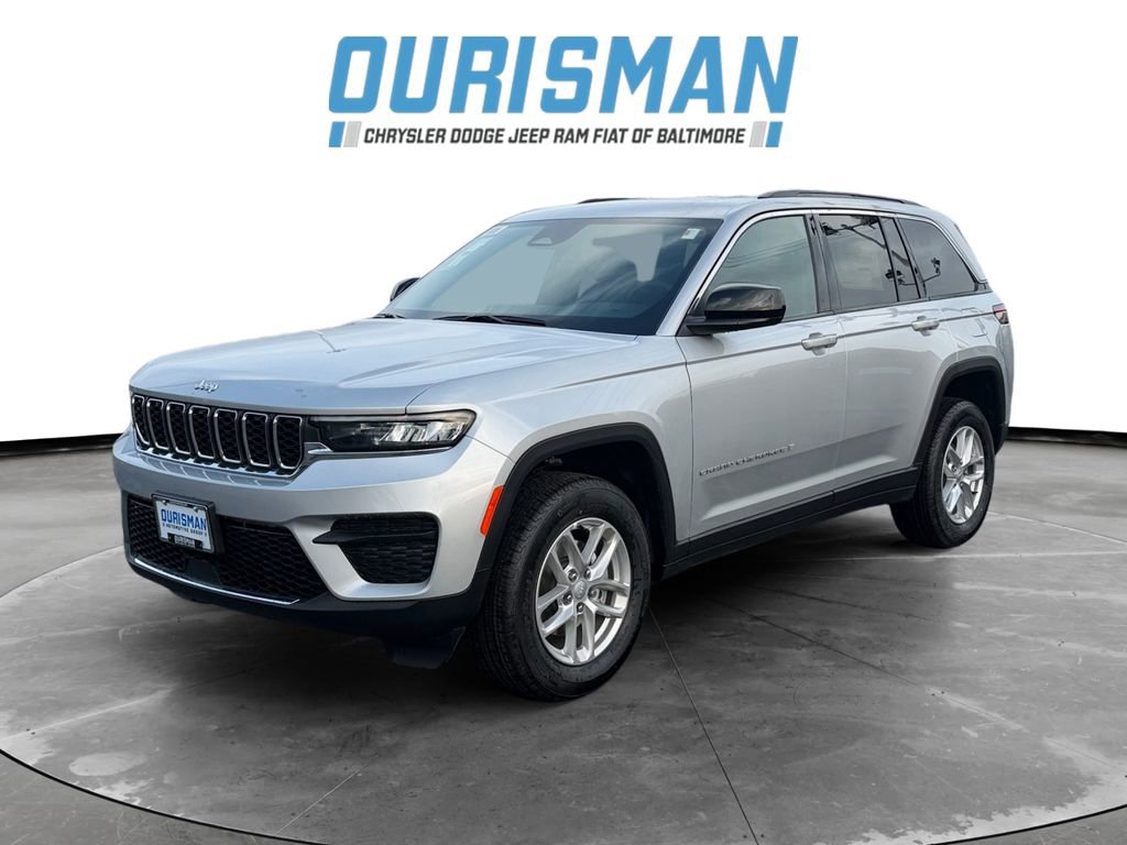 New 2026 Jeep Grand Cherokee Laredo image 2