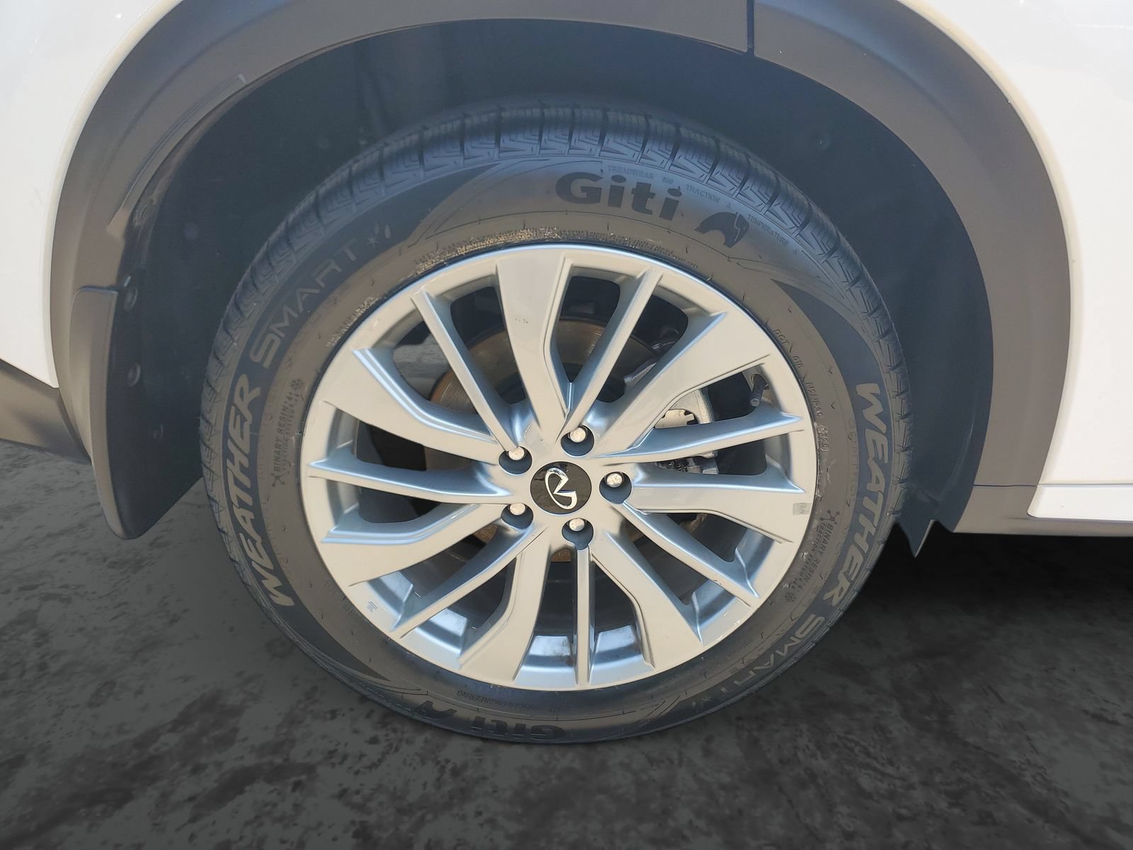Used 2023 INFINITI QX50 Luxe FWD image 5
