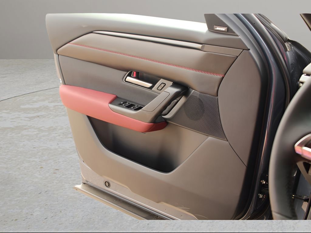 Used 2025 MAZDA CX-50 AWD 2.5 Hybrid w/ Weather Package image 13