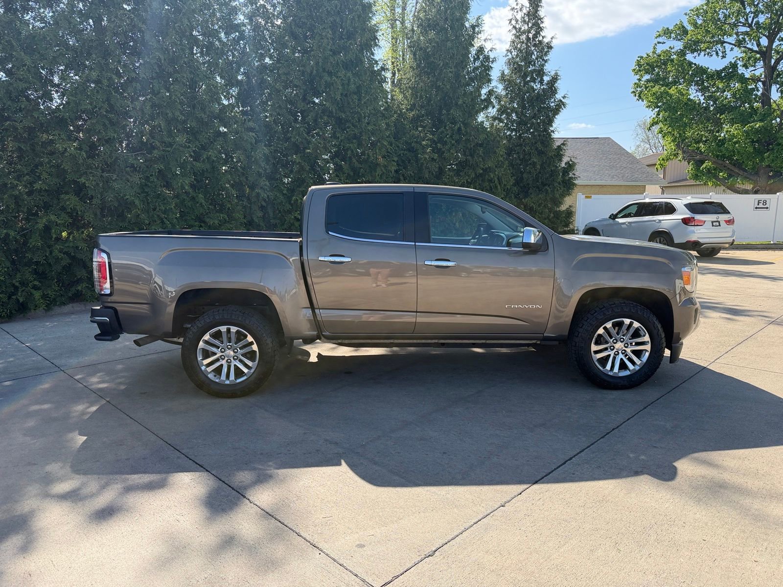Used 2016 GMC Canyon SLT image 31