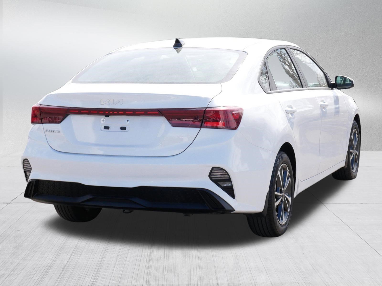 Used 2023 Kia Forte LXS FWD image 6