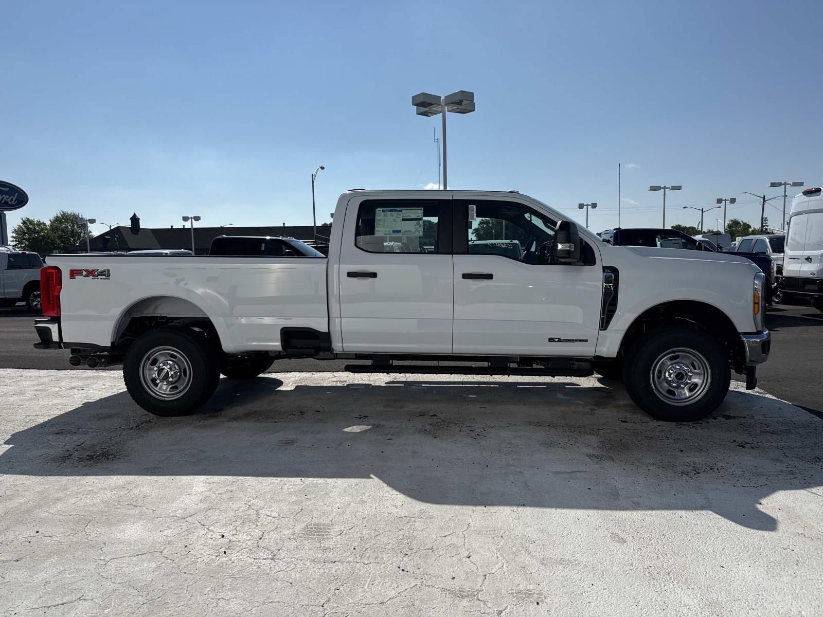 New 2026 Ford F350 XL w/ FX4 Off-Road Package AWD/4WD image 2
