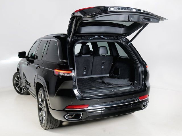 Used 2023 Jeep Grand Cherokee Overland image 32