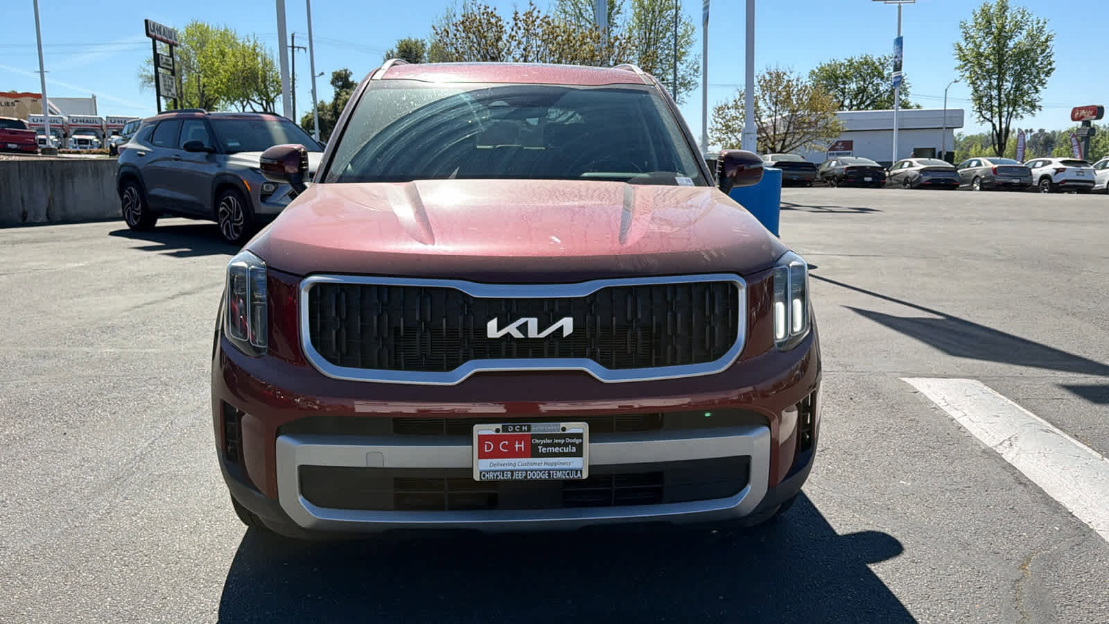 Used 2023 Kia Telluride EX w/ EX Captain's Chair Package image 2