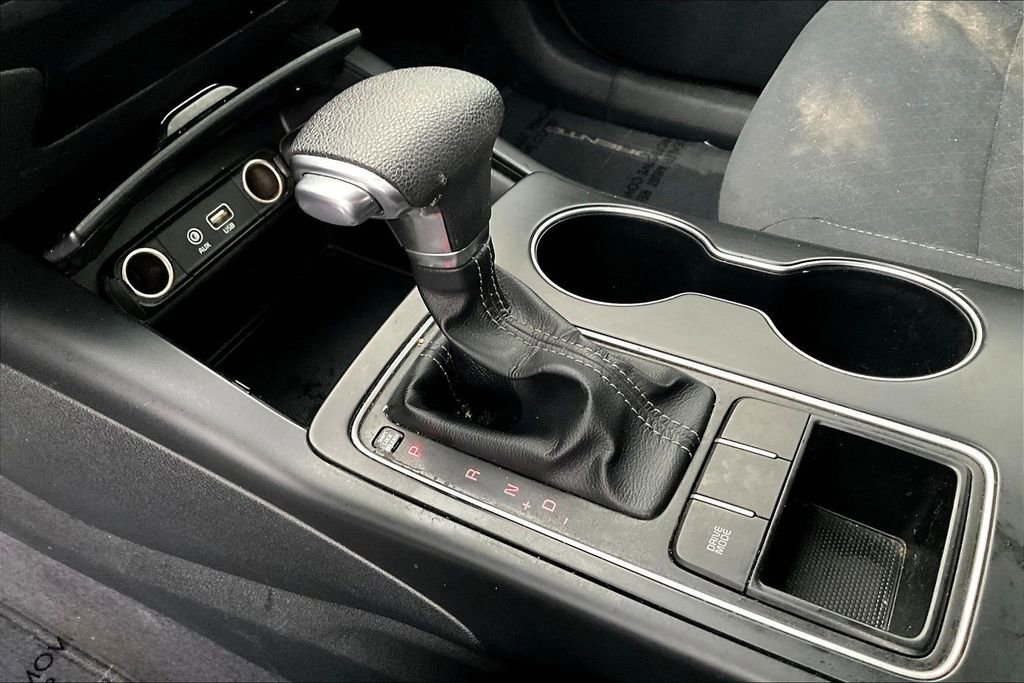 Used 2019 Kia Sorento LX image 16