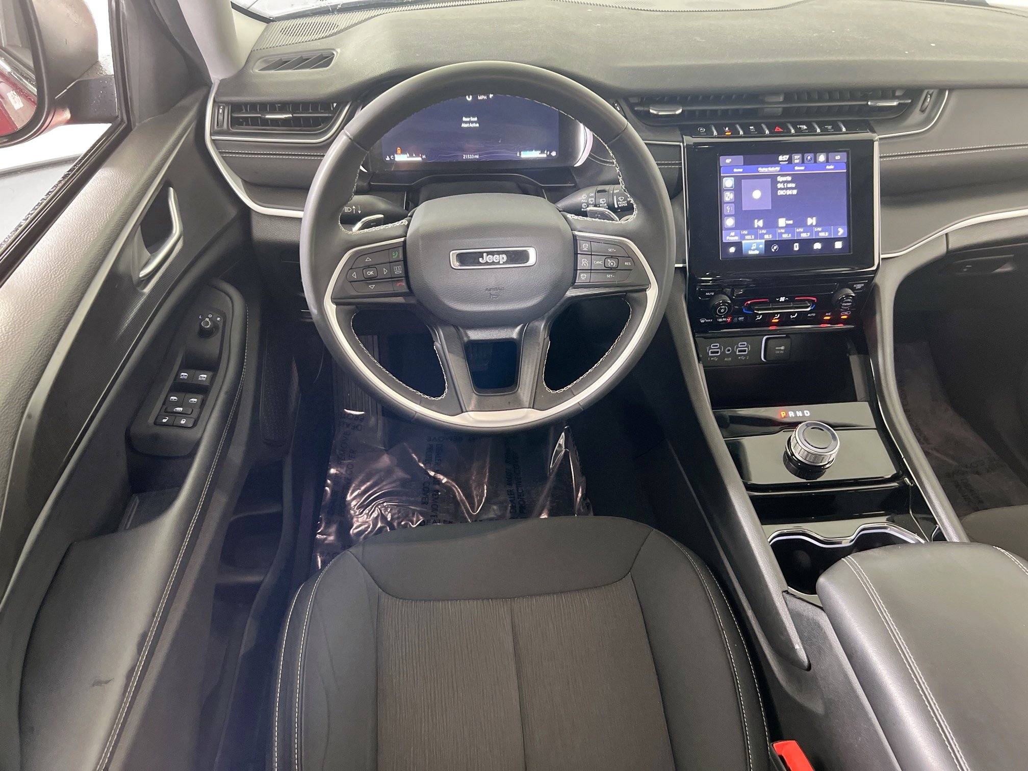 Used 2023 Jeep Grand Cherokee Laredo image 20