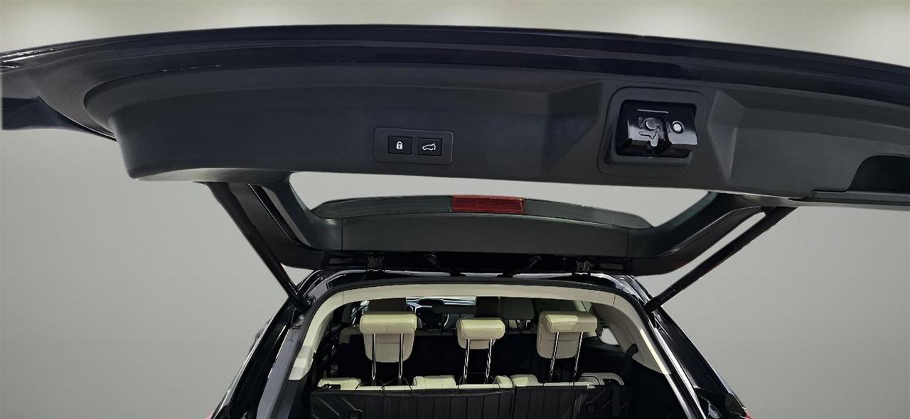 Used 2021 Subaru Ascent Limited w/ Technology Package image 25